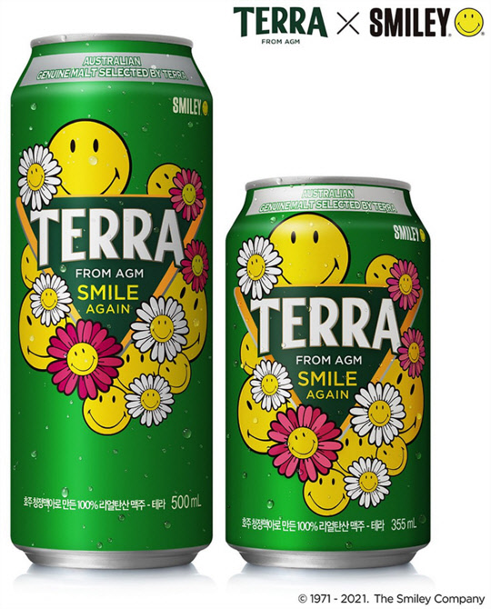 하이트진로가 스마일리와 손잡고 테라 스페셜 한정판을 선보인다. <하이트진로 제공>